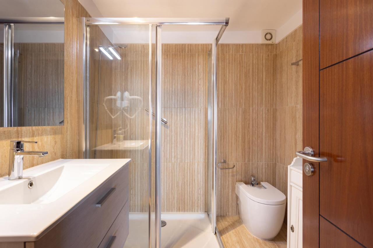 Apartment Exclusive Penthouse: Beachfront Oasis With Heated Pool