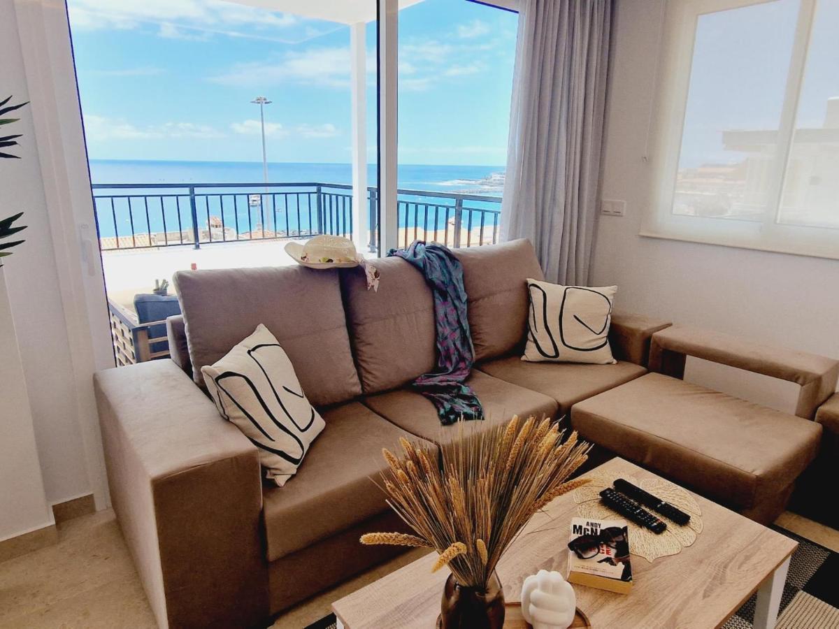 Rooftop Vistas, 2 Bedrooms First Line * Los Cristianos (Tenerife)