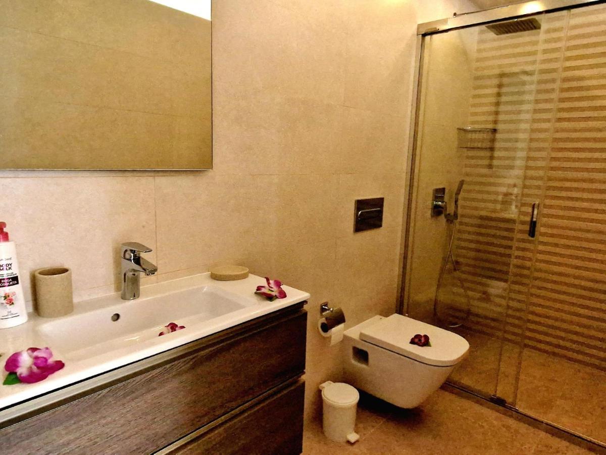 Hébergement de vacances Rooftop Vistas, 2 Bedrooms First Line *