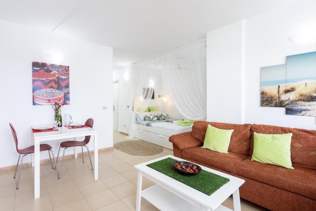 Cosy Studio With Balcony At Golf Del Sur, Tenerife San Miguel de Abona