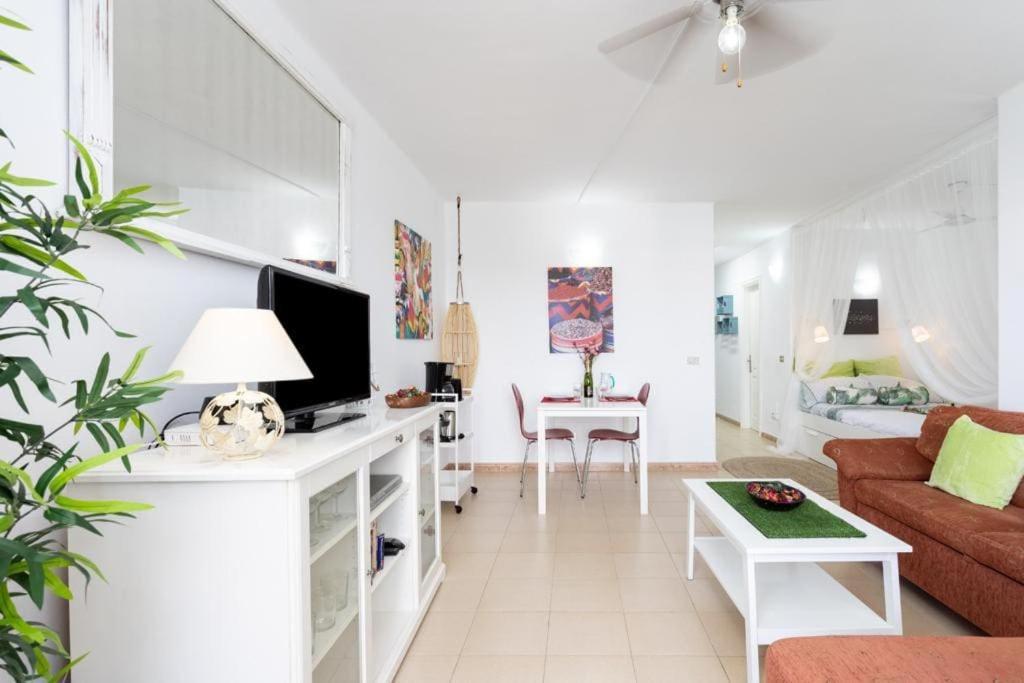 Cosy Studio With Balcony At Golf Del Sur, Tenerife *