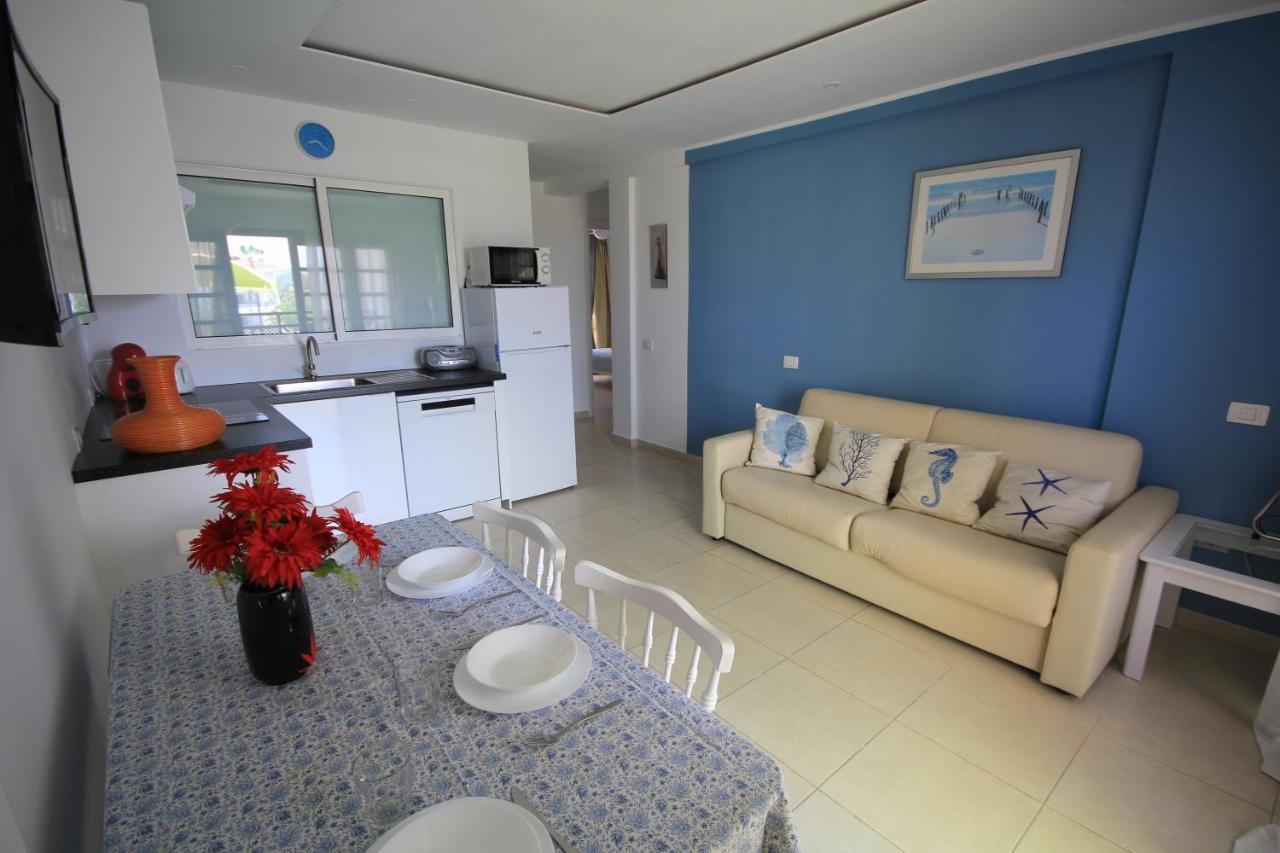 Americas - 2 Bedrooms - Flayla-a *