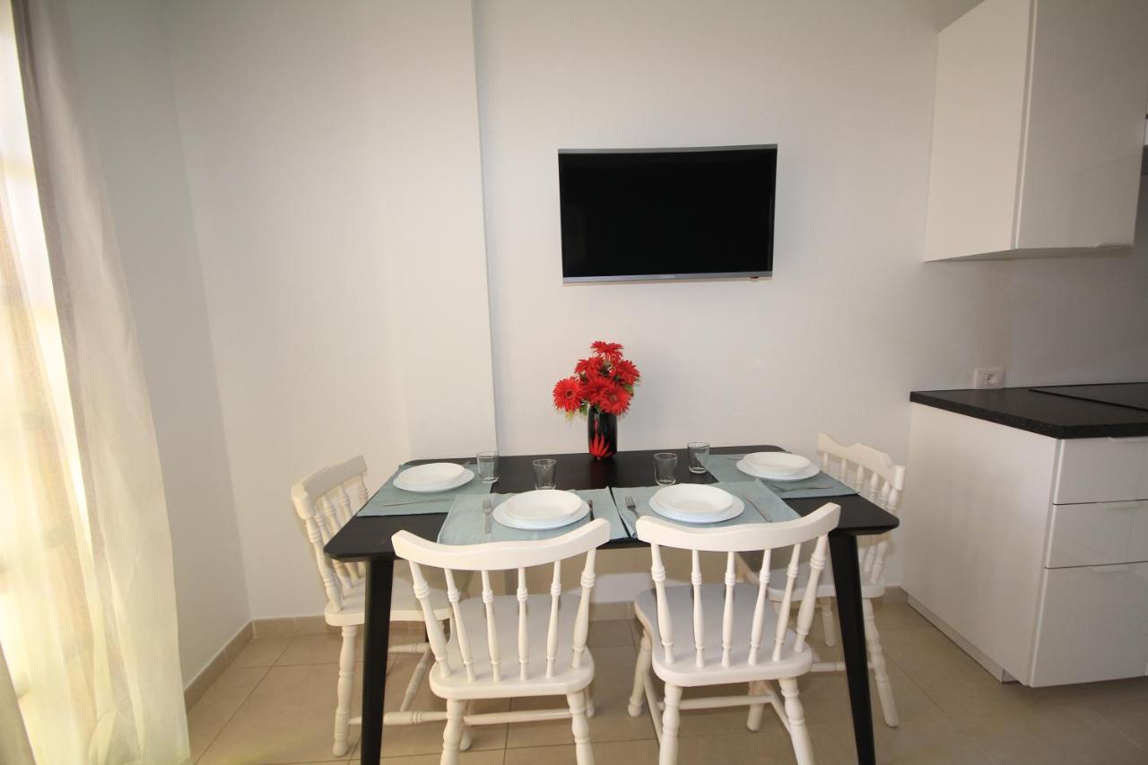 Americas - 2 Bedrooms - Flayla-a *