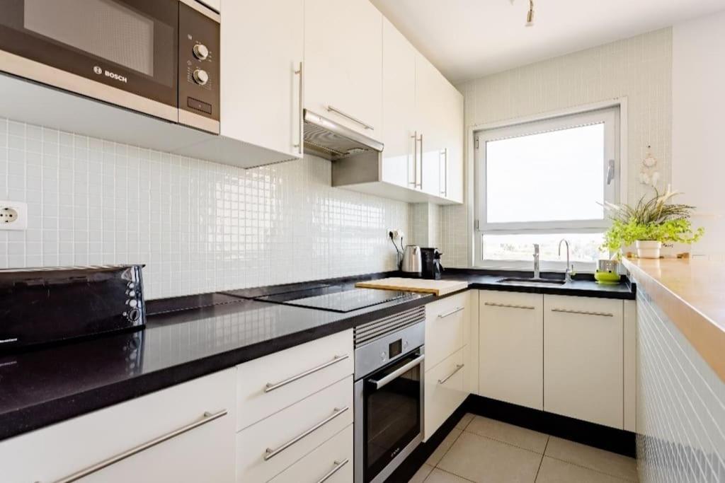 Apartment Beachfront Triplex Penthouse With Pool, Rooftop, Sea View El Medano (Tenerife)