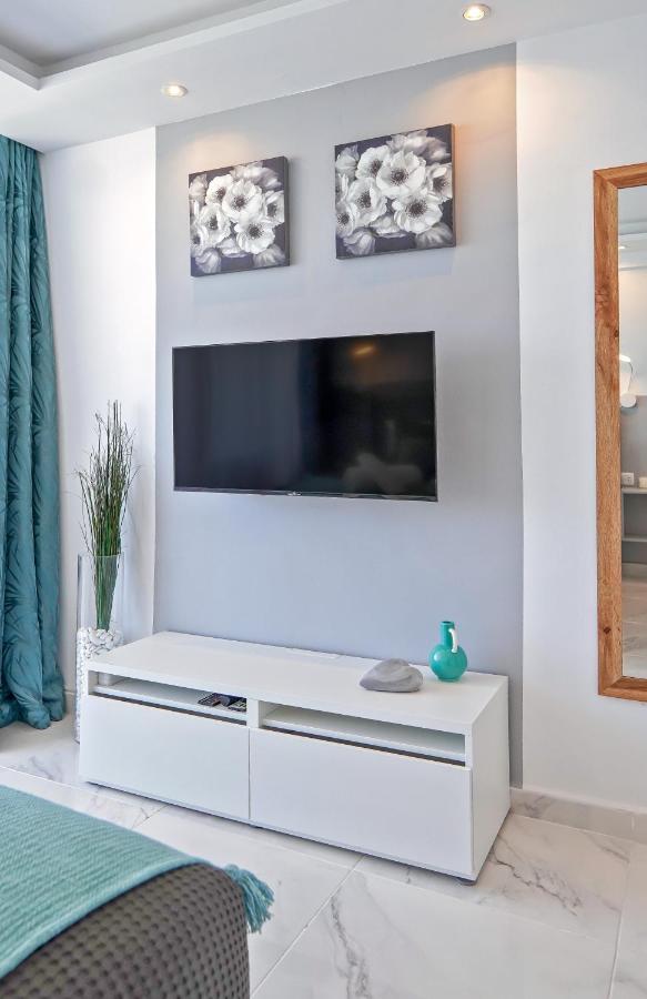 Apartment Modern With A Sea View And Pool Access Ponderosa 801 Playa de las Americas (Tenerife)