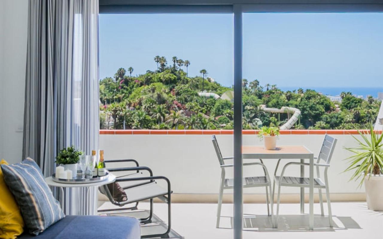 Cozy With Seaview And Parking