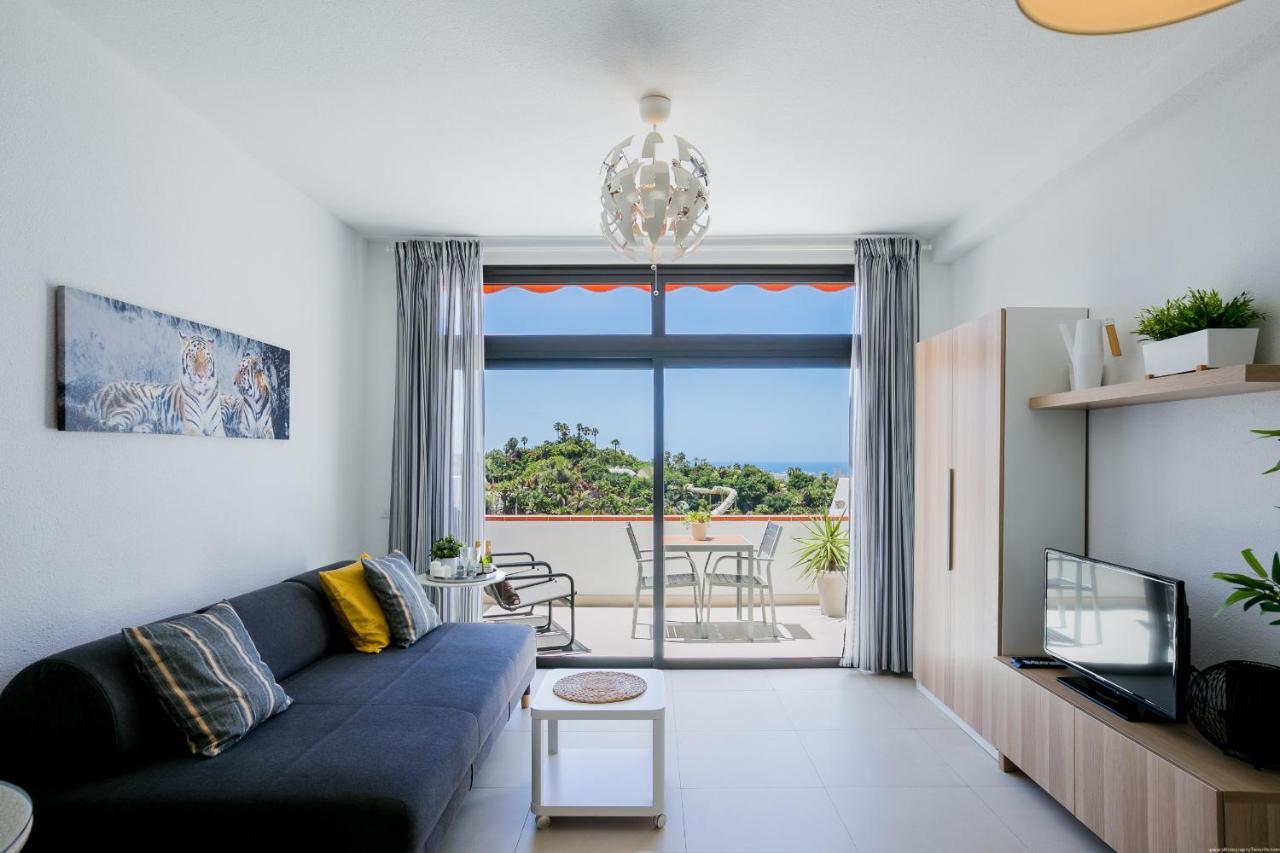 Cozy With Seaview And Parking Apartment