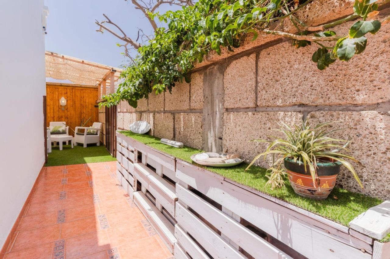Neon Tenerife Guest house