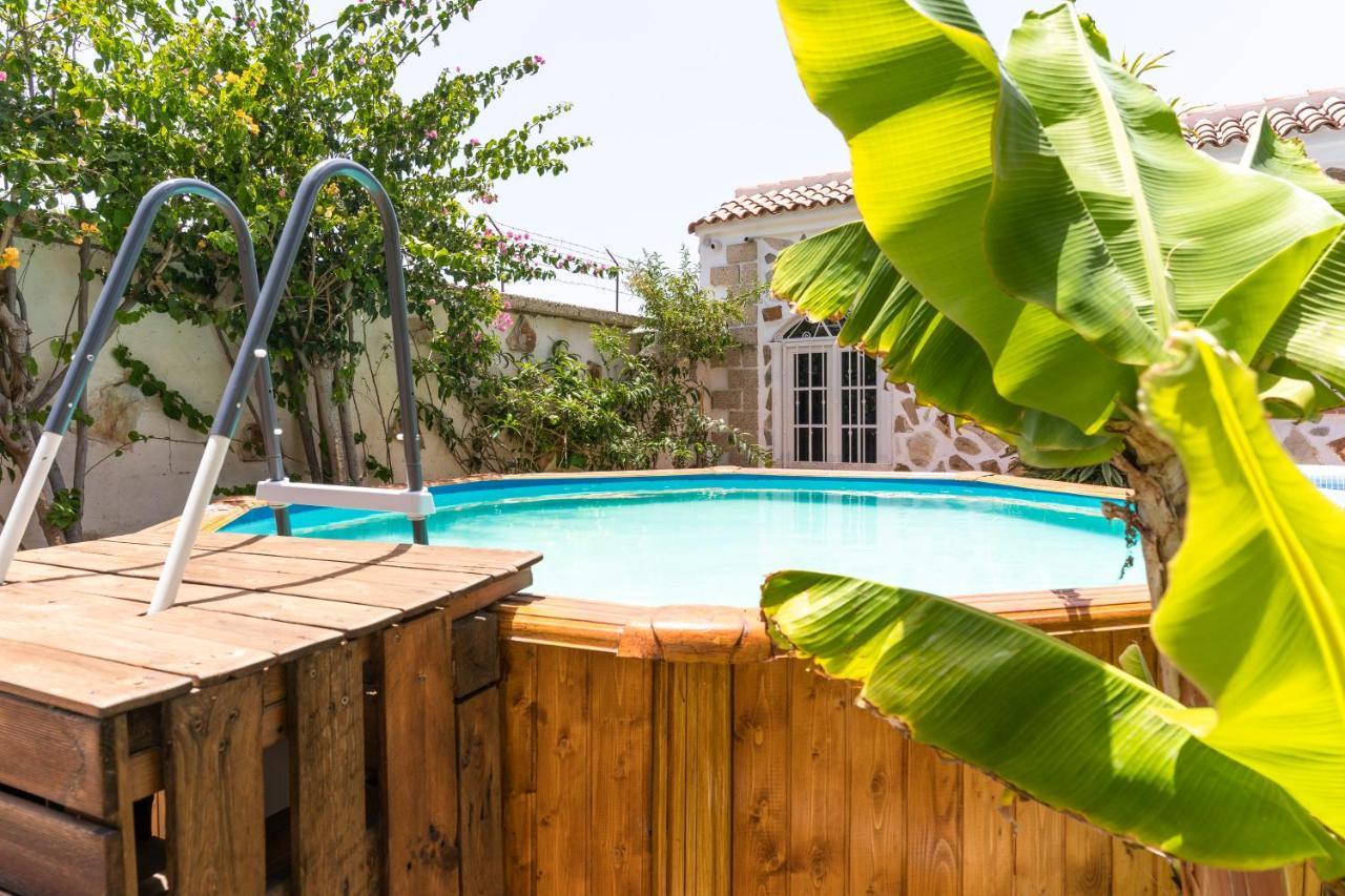 Neon Tenerife Guest house