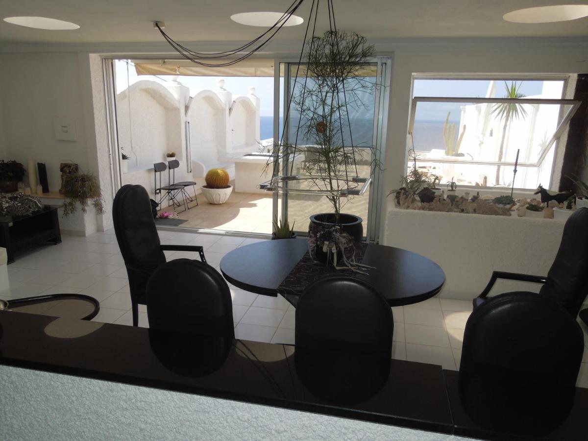 Casa Del Mar With Large Sun Terrace Facing The Sea, Luxury Apartamento