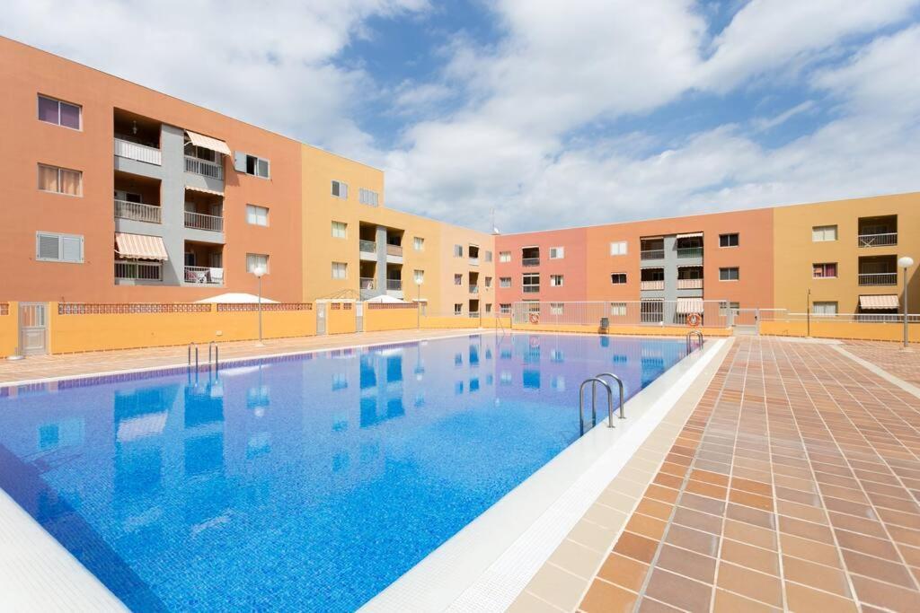 Apartment Calido Apartamento, Piscina, Wi-fi *