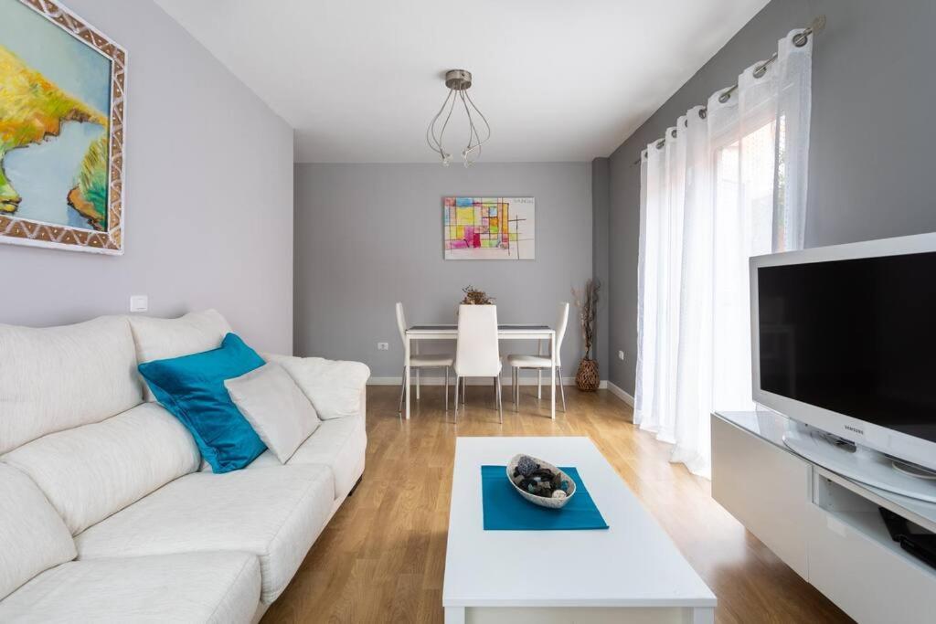 Calido Apartamento, Piscina, Wi-fi Apartment