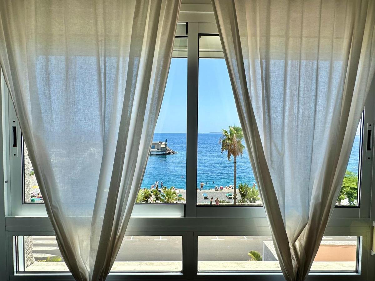 Apartment Artistic Beachfront Radazul
