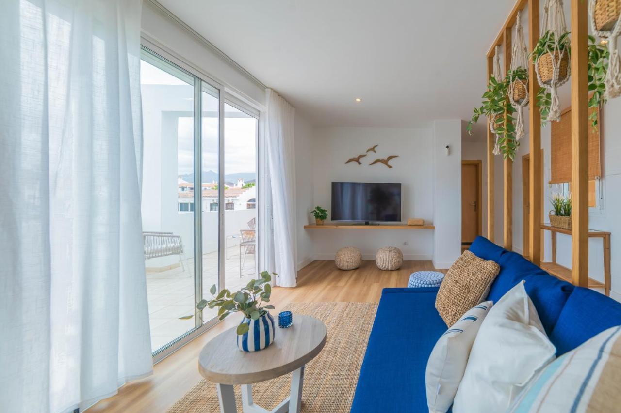 Apartment Atico Cholas By The *