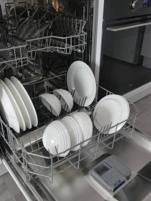19 Piso Centrico, Nuevo Y Bien Equipado En La Trinidad Apartment