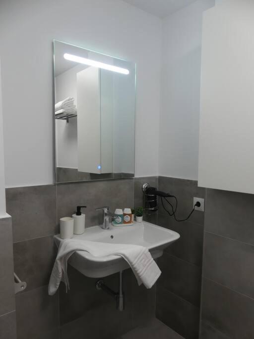 19 Piso Centrico, Nuevo Y Bien Equipado En La Trinidad Apartment