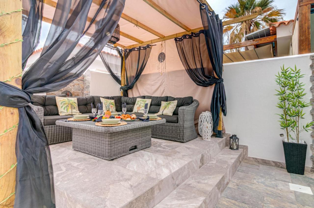 Pura Vida Villa *
