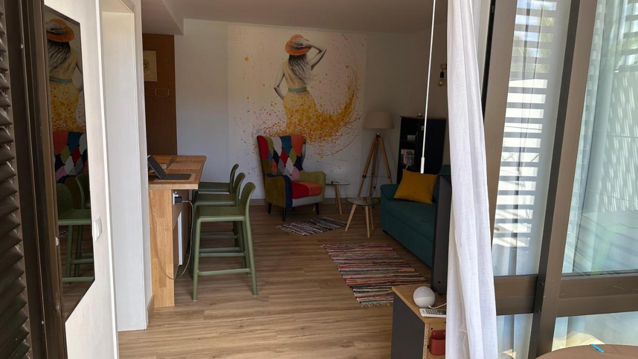 Air-conditioned, Remarkably Beautiful Apartment, Fibre Wi-fi, Pool Arona (Tenerife)