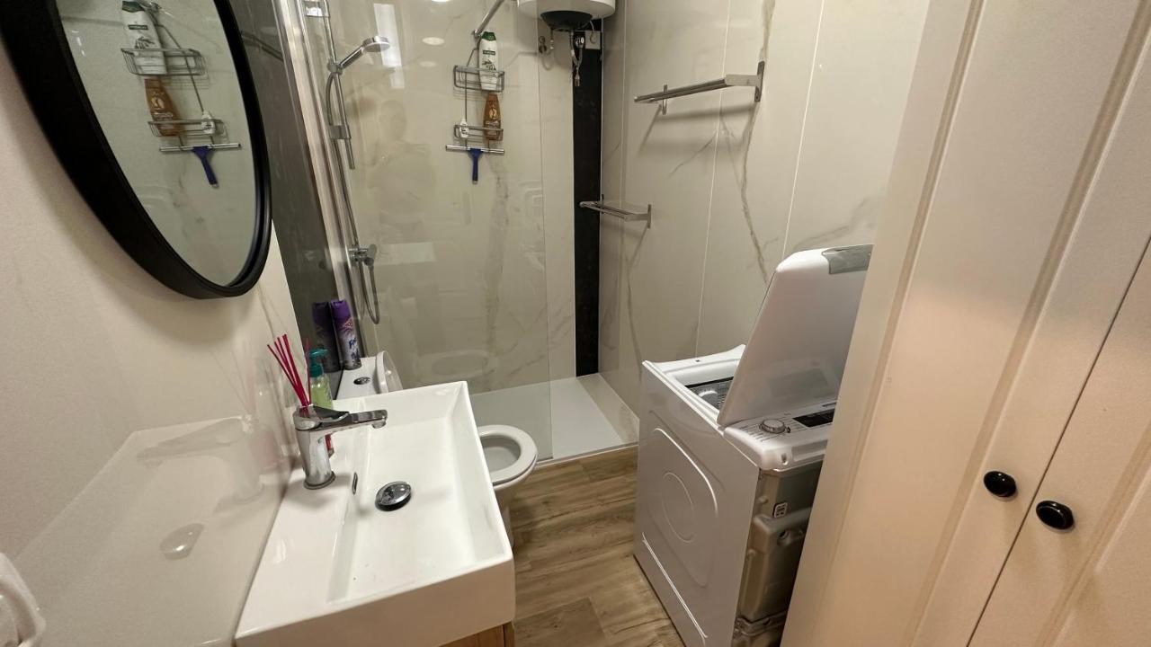 Air-conditioned, Remarkably Beautiful Apartment, Fibre Wi-fi, Pool *