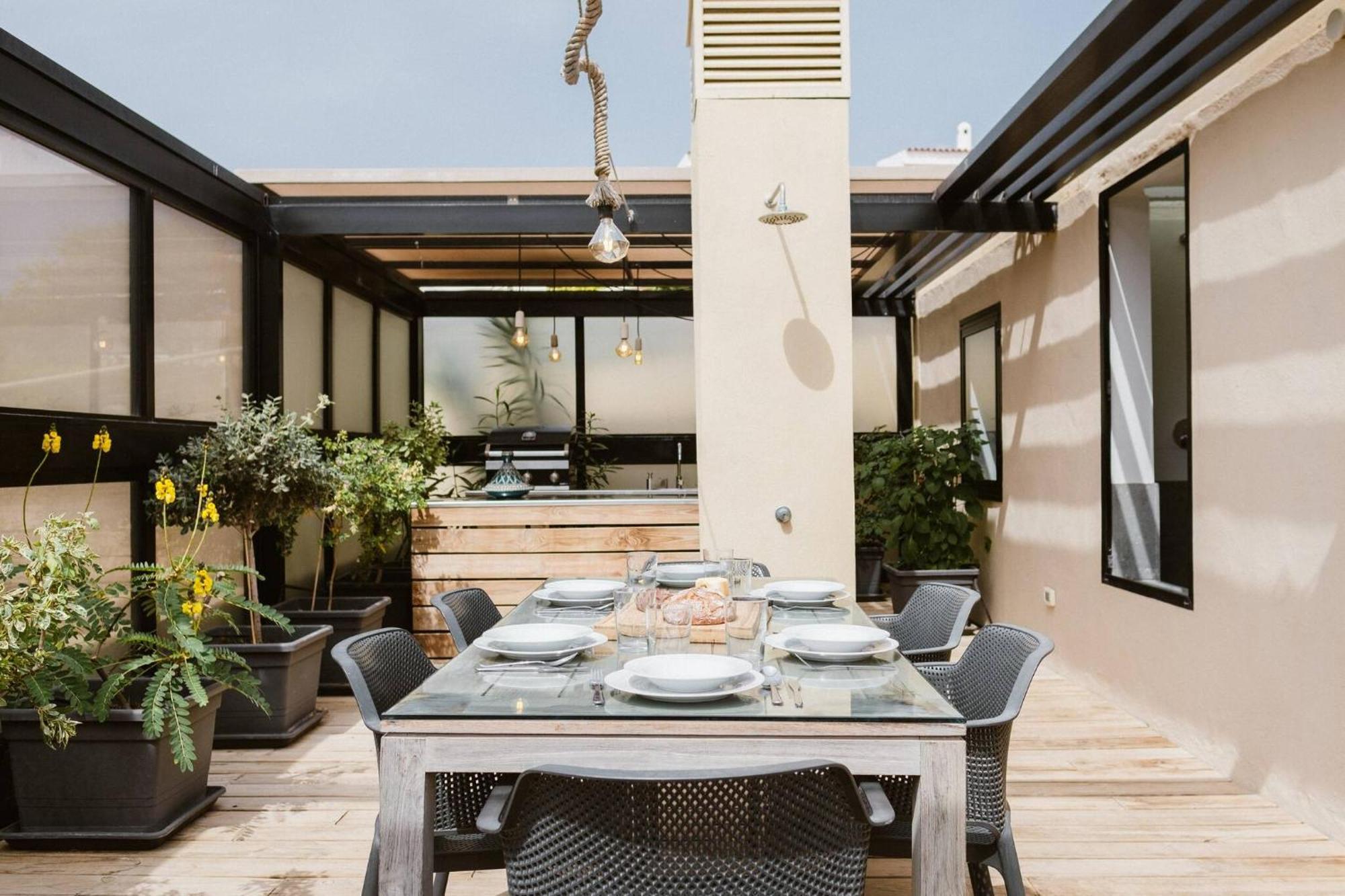 11 Homes Apartment *