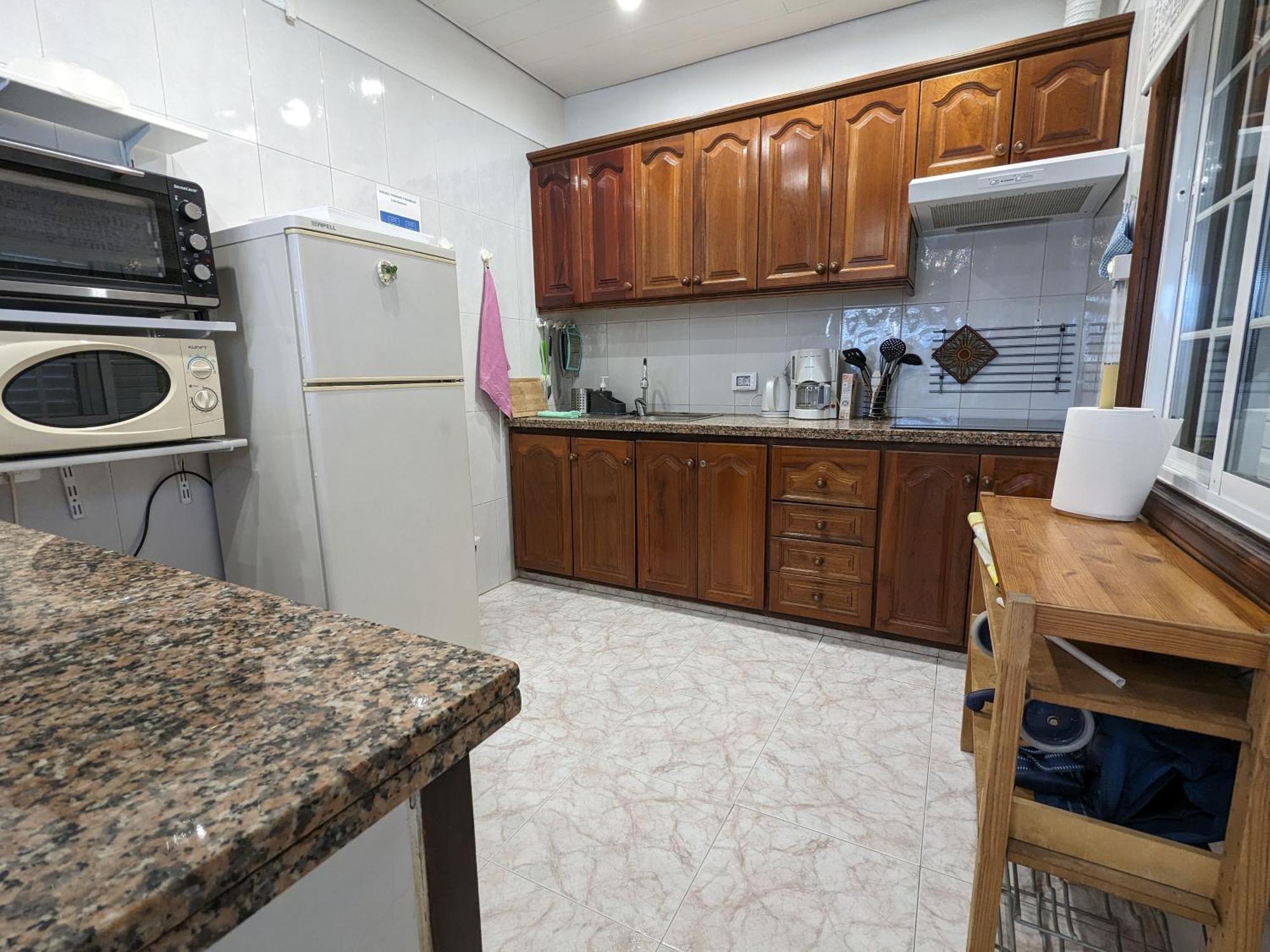 La Casa Del Sol, Abades *