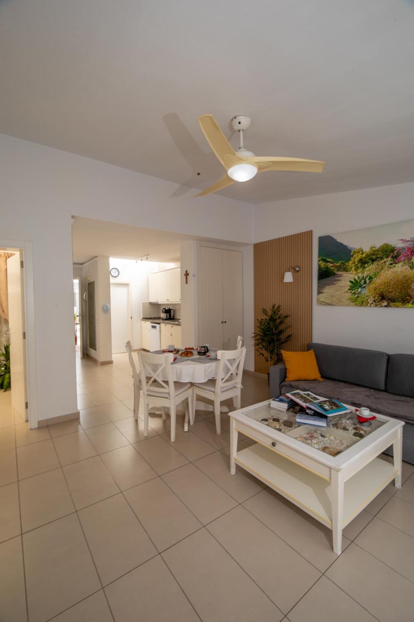 Island Village Apartment *
