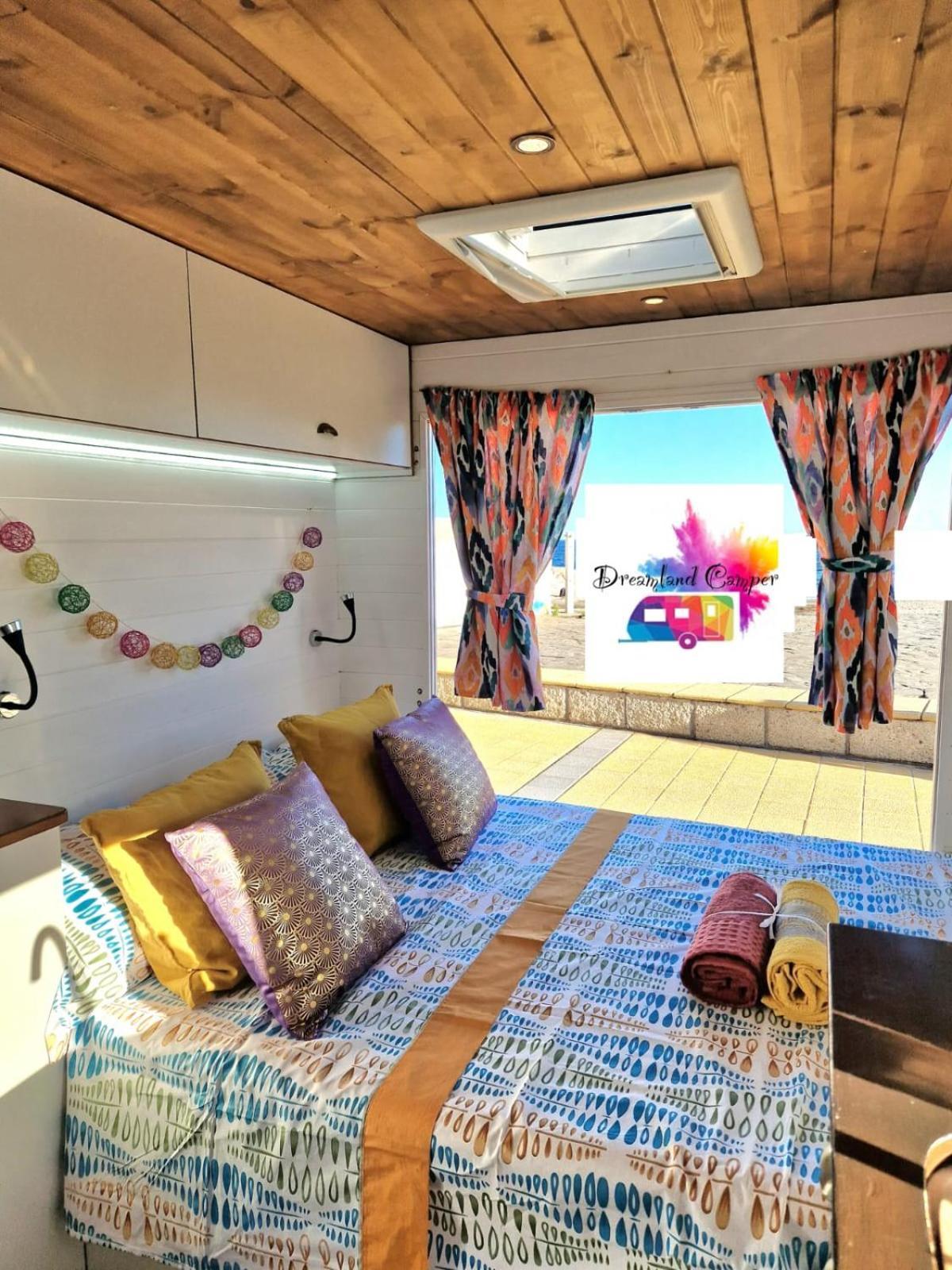 Camping Camper Estatico Solo Para Alojar En El Frente Del Mar *