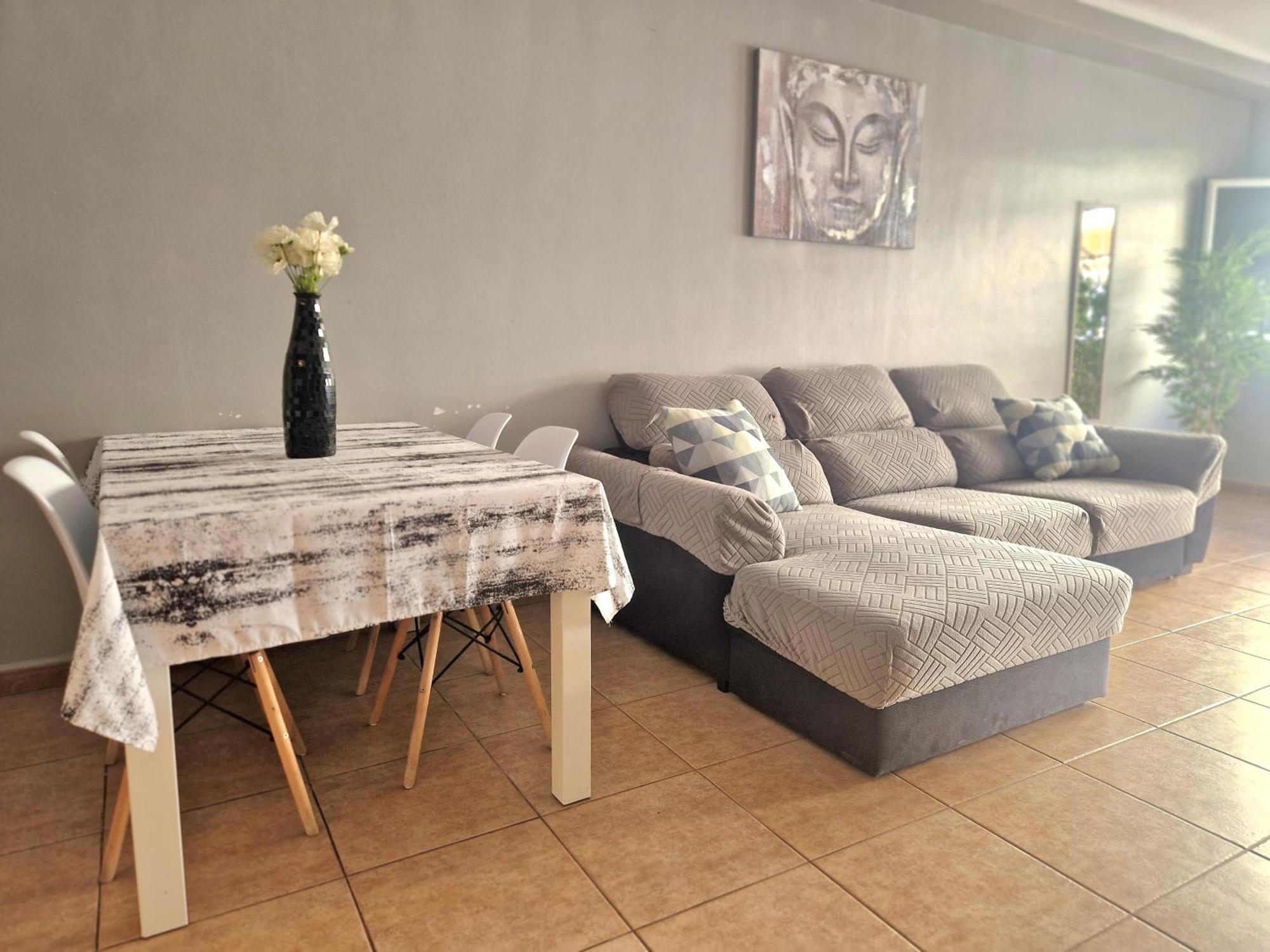 Spacious Independent Next The Airport - Sea Apartamento