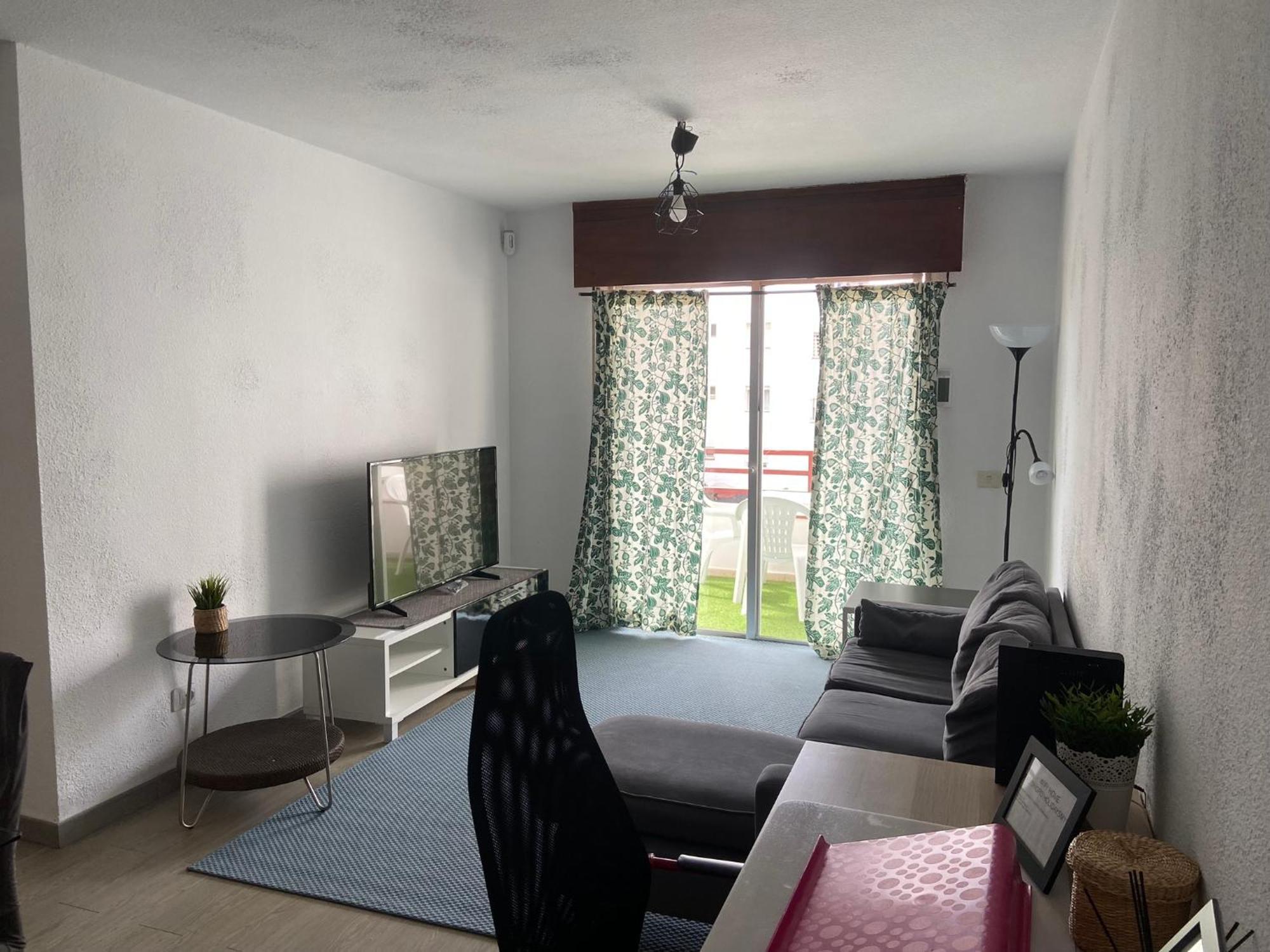 Piso Familiar De 3hab Con Piscina En Apartamento