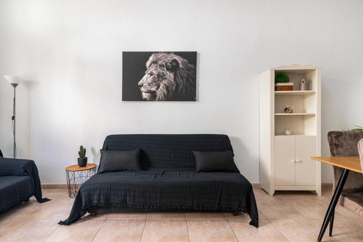 Bajo Apartment *