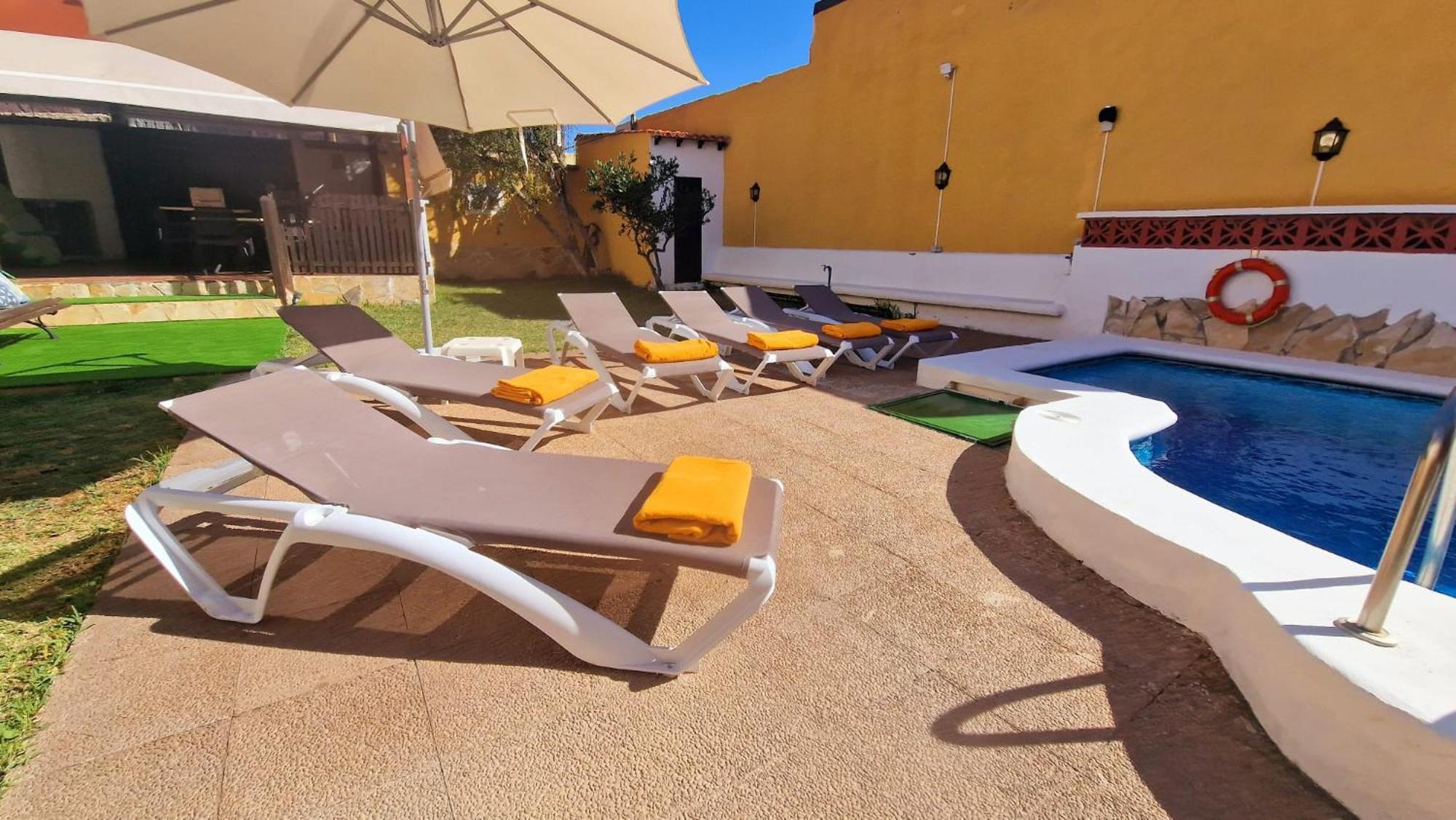 Canaria Laynoe