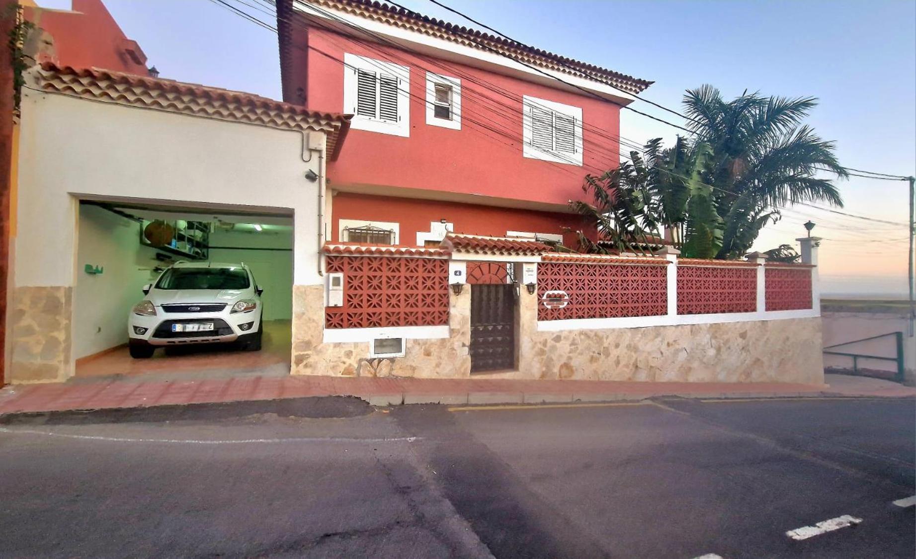 Canaria Laynoe