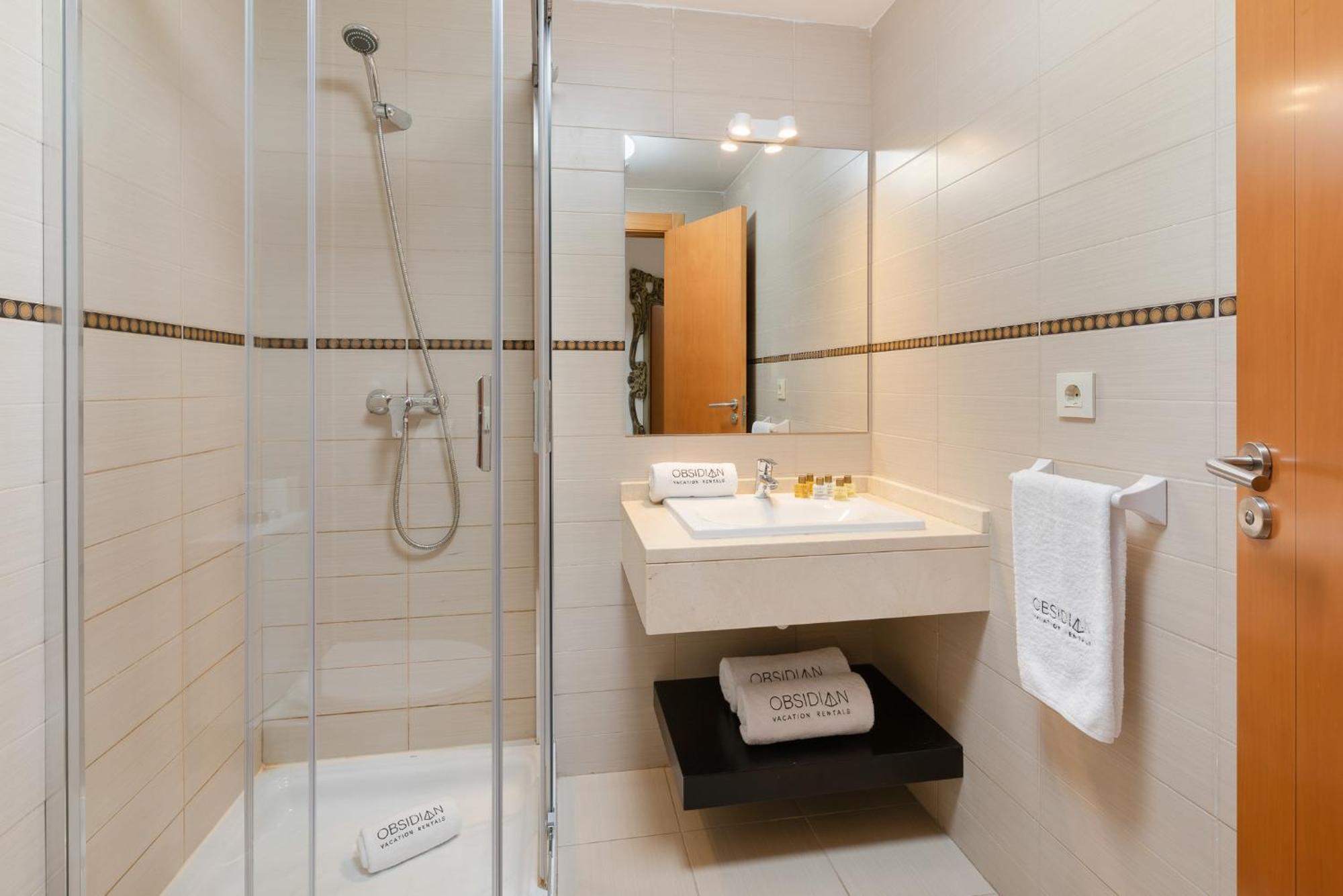 Obsidian Olivino Apartment *