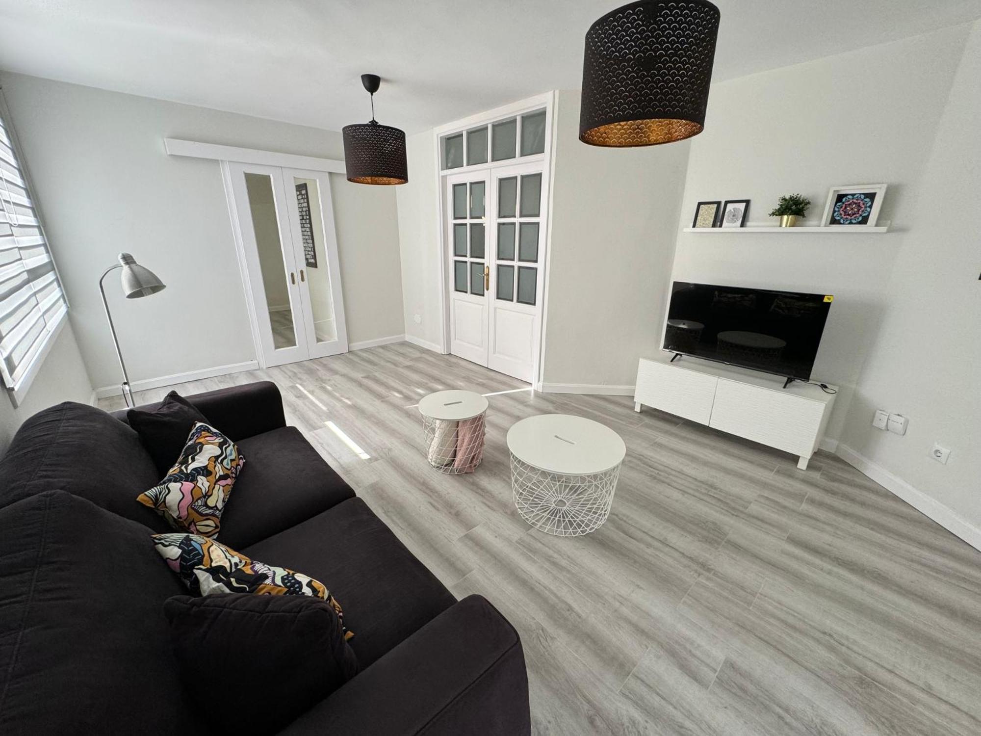 Un Lujoso Duplex En En Primera Linea De Playa Y Con Parking Propio * Radazul