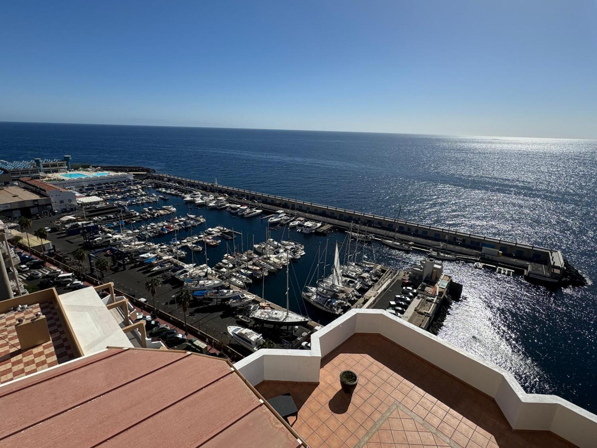 Un Lujoso Duplex En En Primera Linea De Playa Y Con Parking Propio *