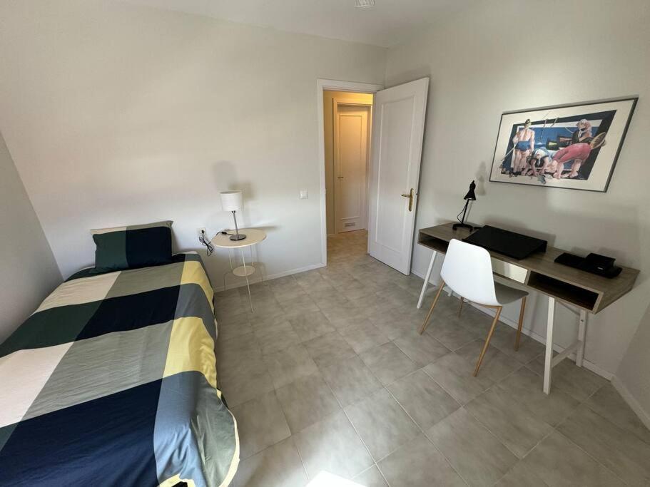 Un Lujoso Duplex En En Primera Linea De Playa Y Con Parking Propio * Radazul