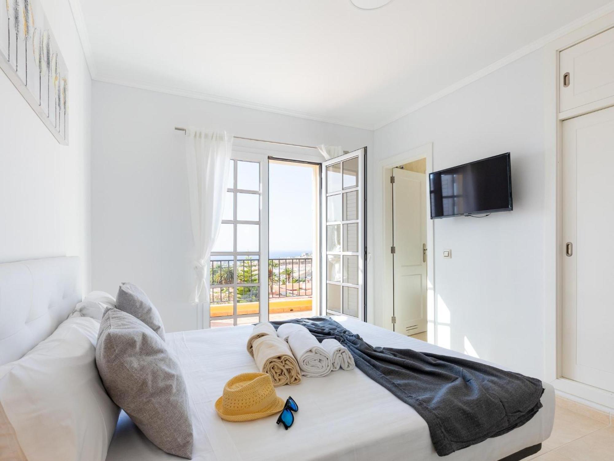 Incredible Fuente, Ocean View, Heated Pool!