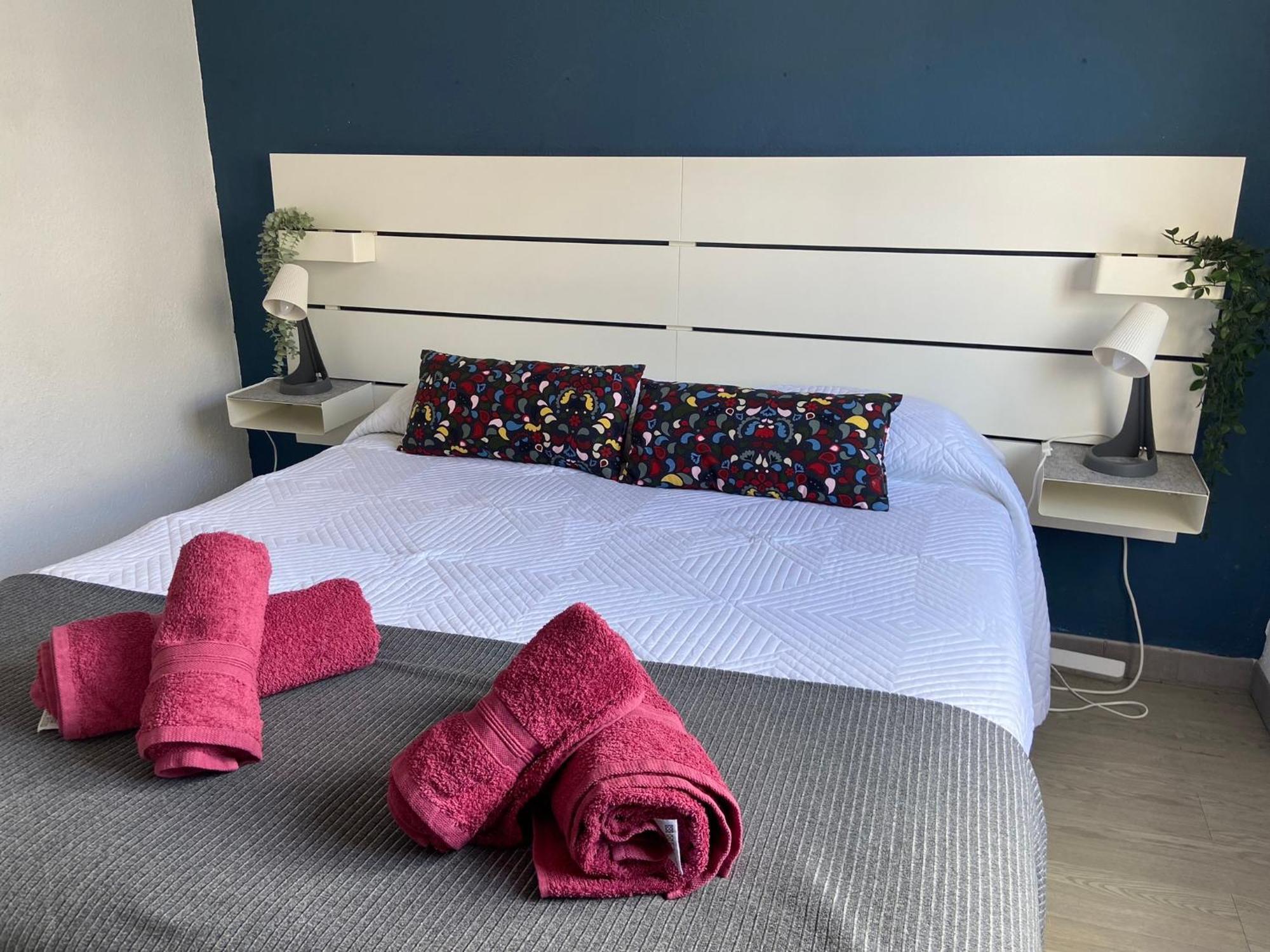 Piso Familiar De 3hab Con Piscina En Apartamento