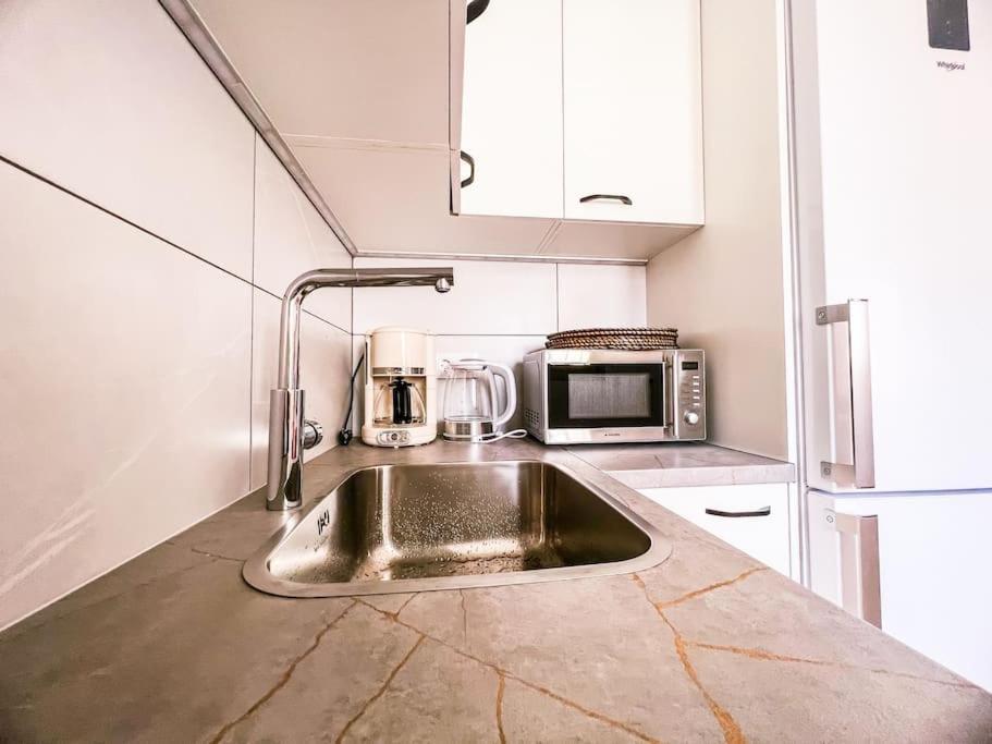 Stunning Bungalow, Pool, Terrace, Beach! Se12 Appartement