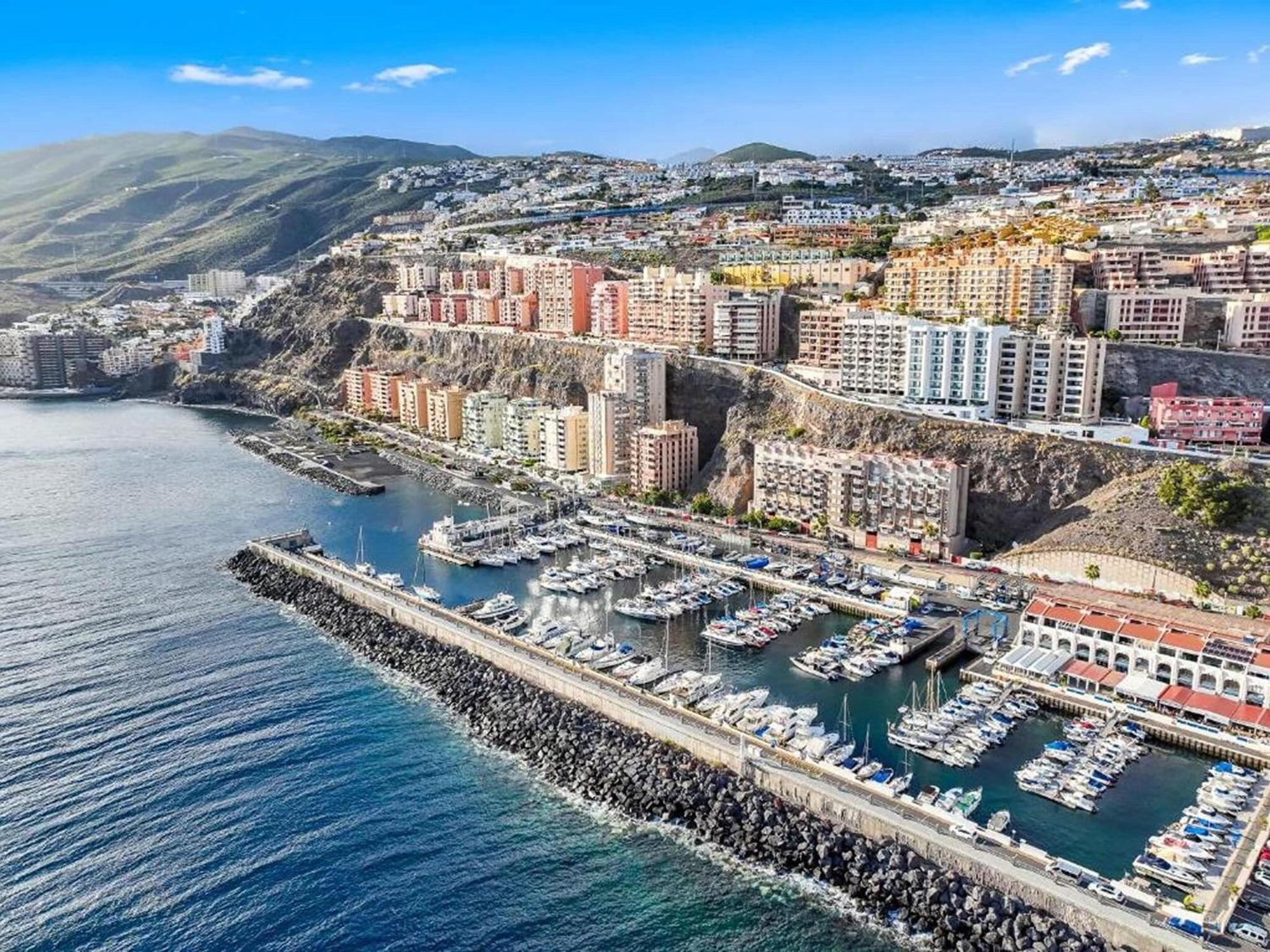 With Magnificent Sea Views Apartamento