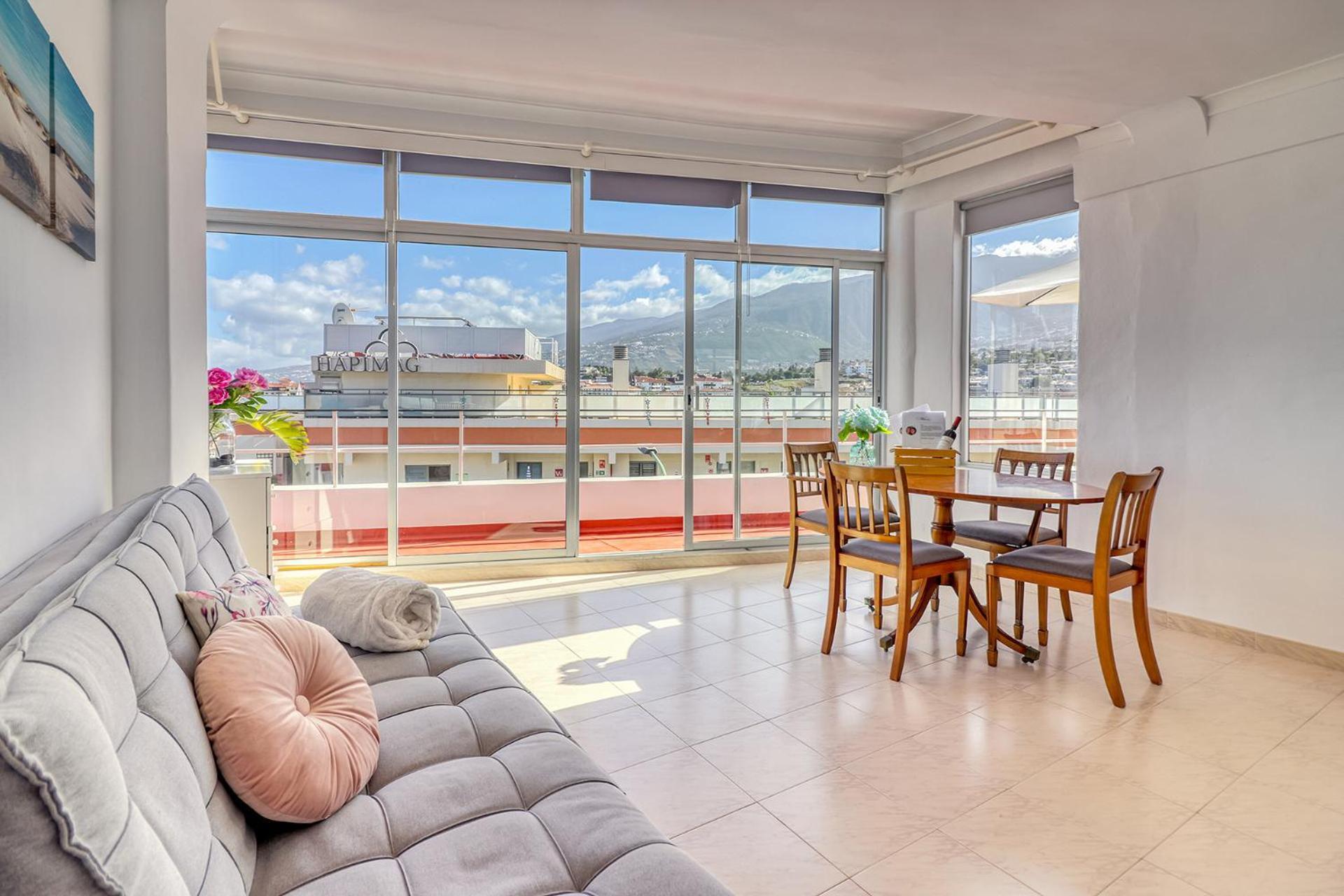 Apartment Spacious Penthouse With King-size Bed, Huge Terrace, Ocean & Teide View