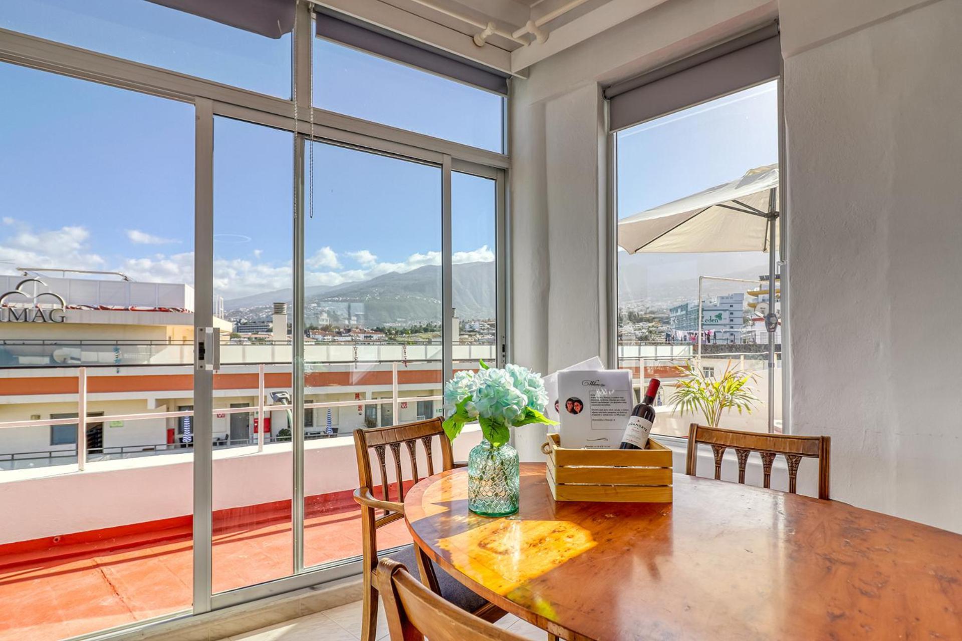 Appartement Spacious Penthouse With King-size Bed, Huge Terrace, Ocean & Teide View