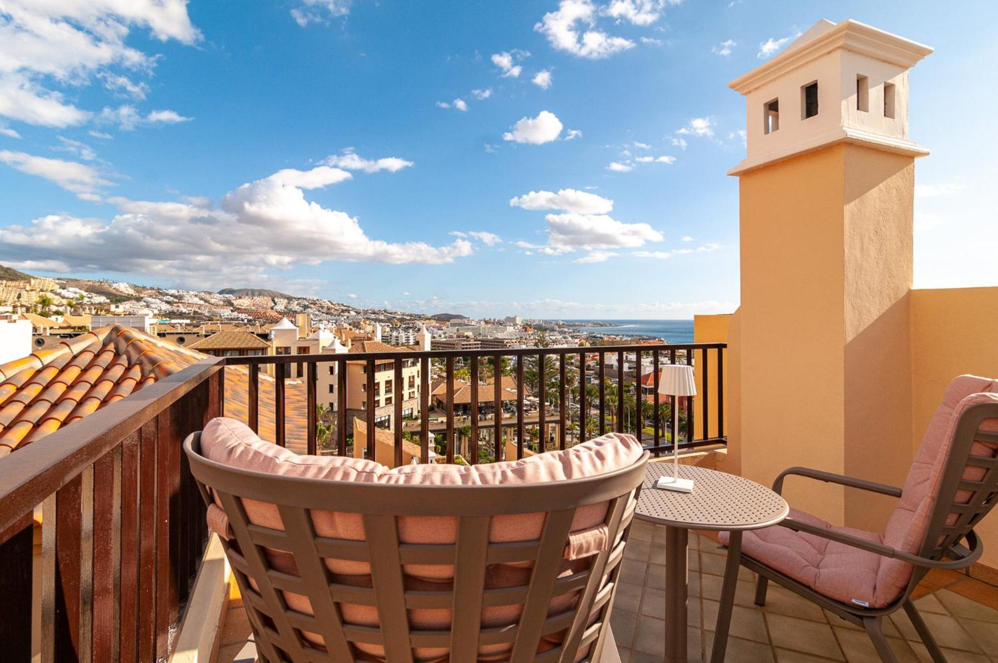 Beautiful 2 Bedroom Penthouse Terrazas Del Duque * Costa Adeje (Tenerife)