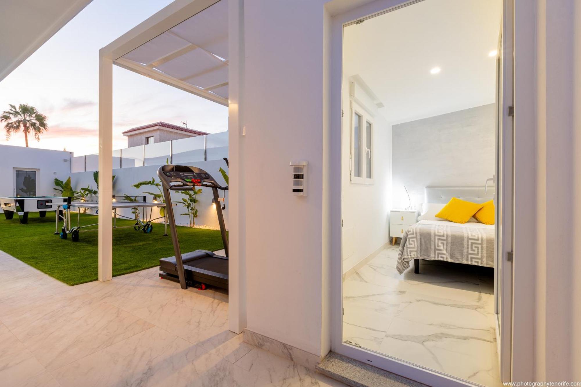 Nicole Wifi, Gym, Heated Pool