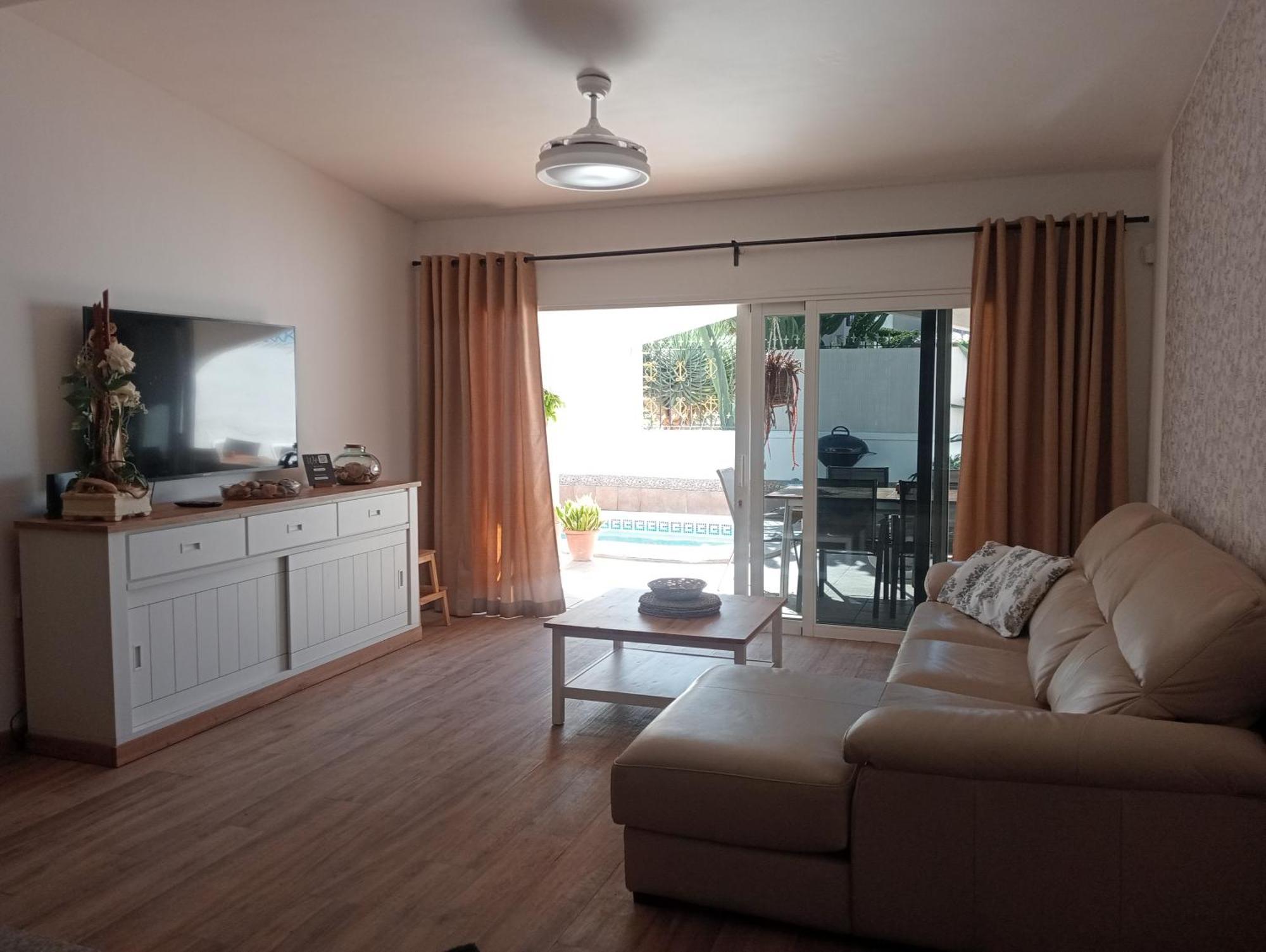 Beautiful With Heated Private Pool, Cristianos Hébergement de vacances