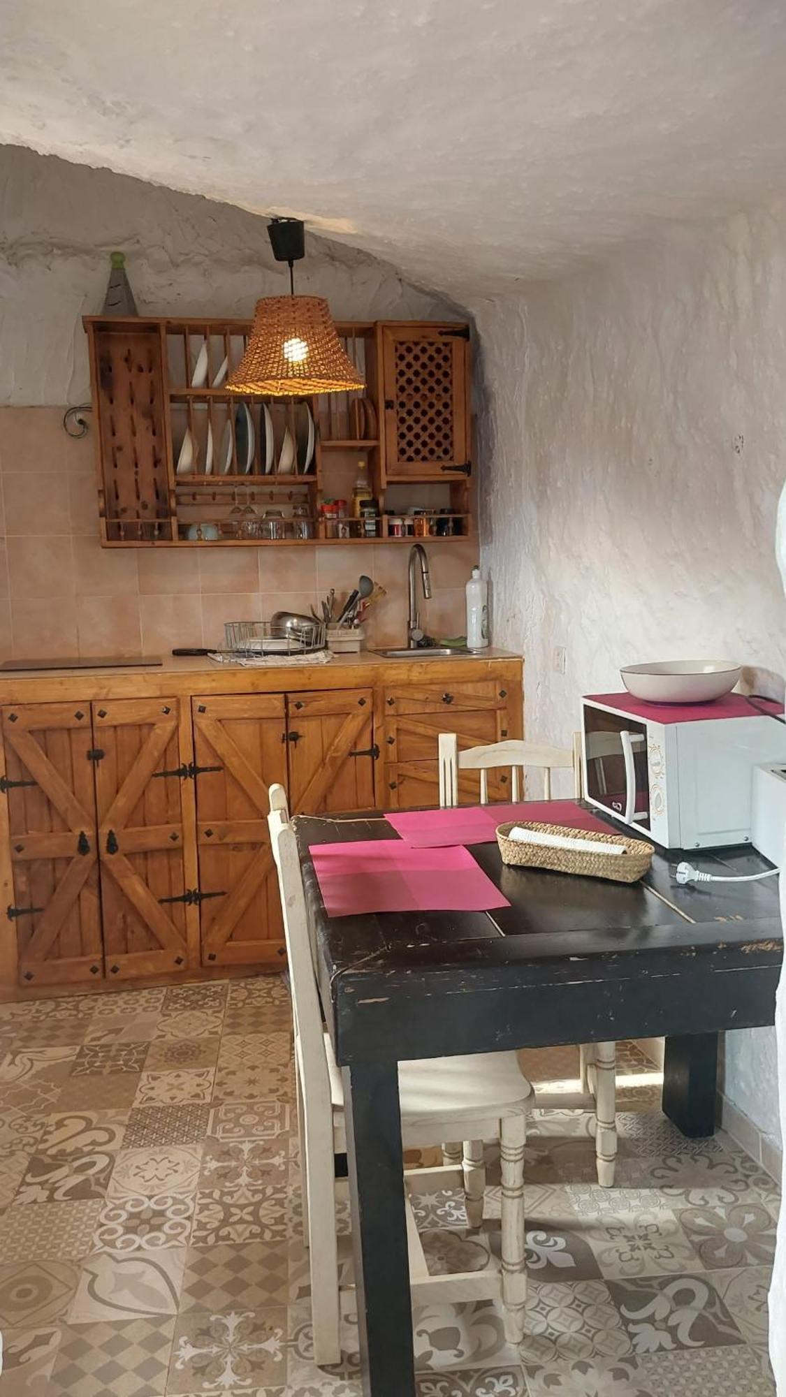 Hébergement de vacances Alessia With Jacuzzi ,garden & Swimming Pool *
