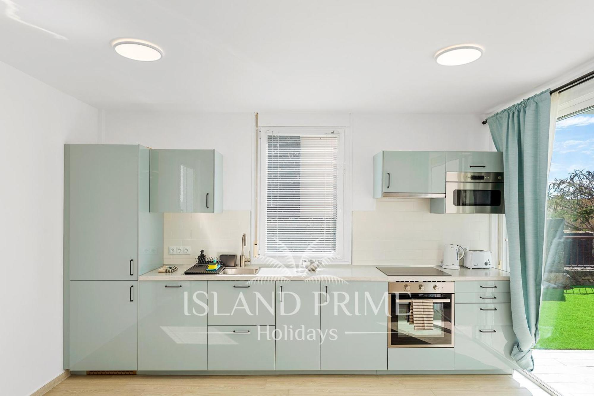 3x Bedroom House 100m From Ocean Ebv10 *