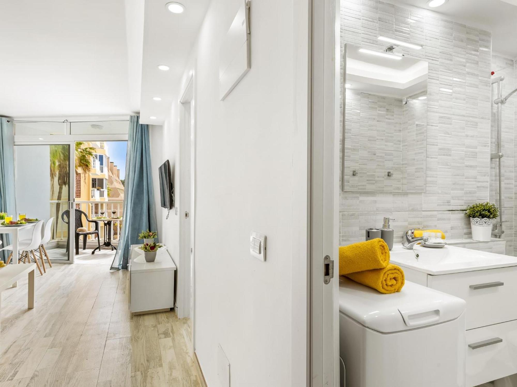 3e. Charming In Americas Apartment