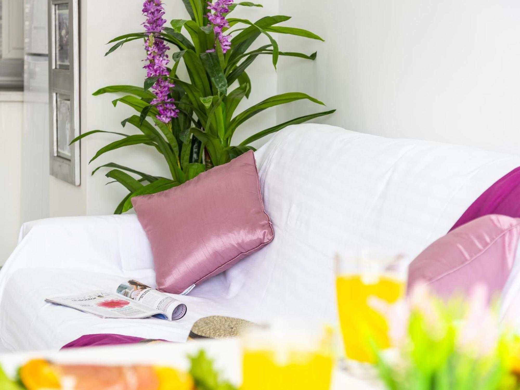 3e. Charming In Americas Apartment *