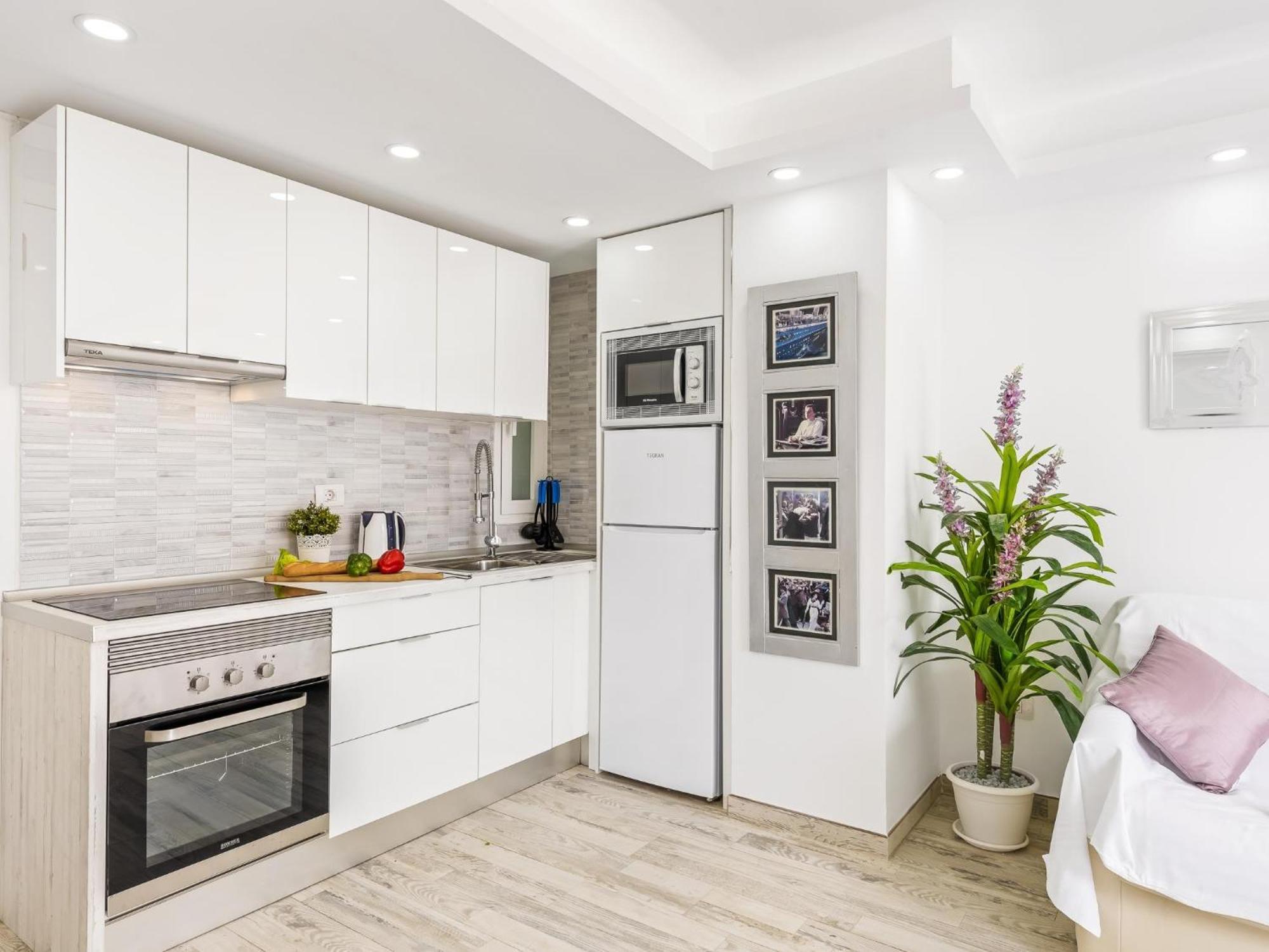 3e. Charming In Americas Apartment
